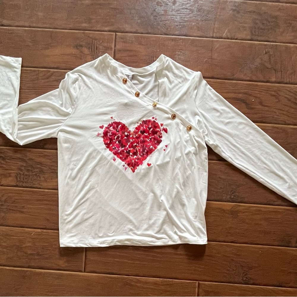 XXL long sleeve T with asymmetrical neckline and hearts decal on front